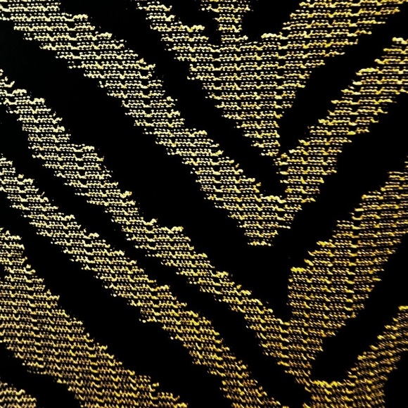 White House Black Market women’s medium animal print knitted tank. - Picture 3 of 8